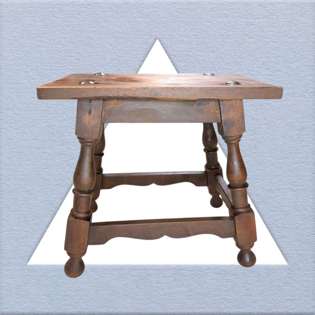 Mesa auxiliar Castellana antigua de madera maciza - Cositas Antiguas – La Guadaña, Anticuarios Online en Jerez , vender antigüedades, muebles antiguos