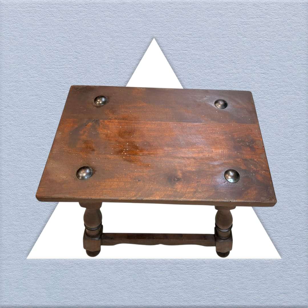 Mesa auxiliar Castellana antigua de madera maciza - Cositas Antiguas – La Guadaña, Anticuarios Online en Jerez , vender antigüedades, muebles antiguos