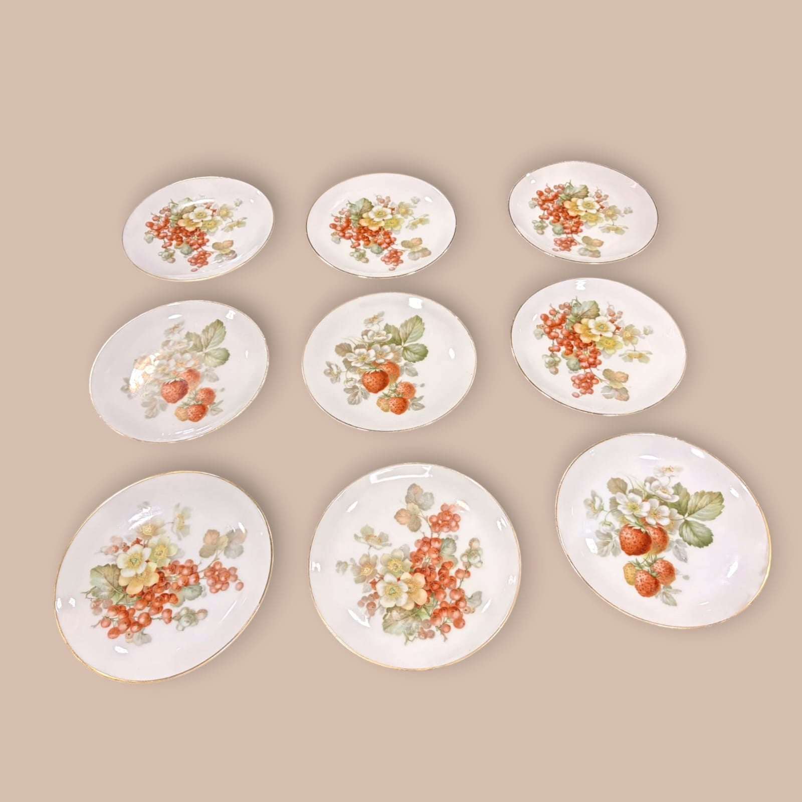 Lote de platos de porcelana Thomas Bavaria pintados a mano - Cositas Antiguas – La Guadaña, Anticuarios Online en Jerez , vender antigüedades, muebles antiguos