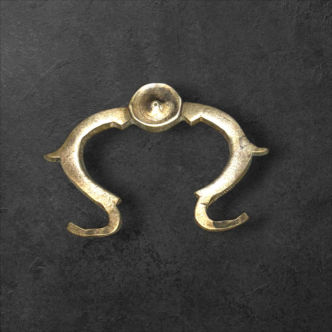 Tirador de metal antiguo original para muebles único - Cositas Antiguas – La Guadaña, Anticuarios Online en Jerez , vender antigüedades, muebles antiguos