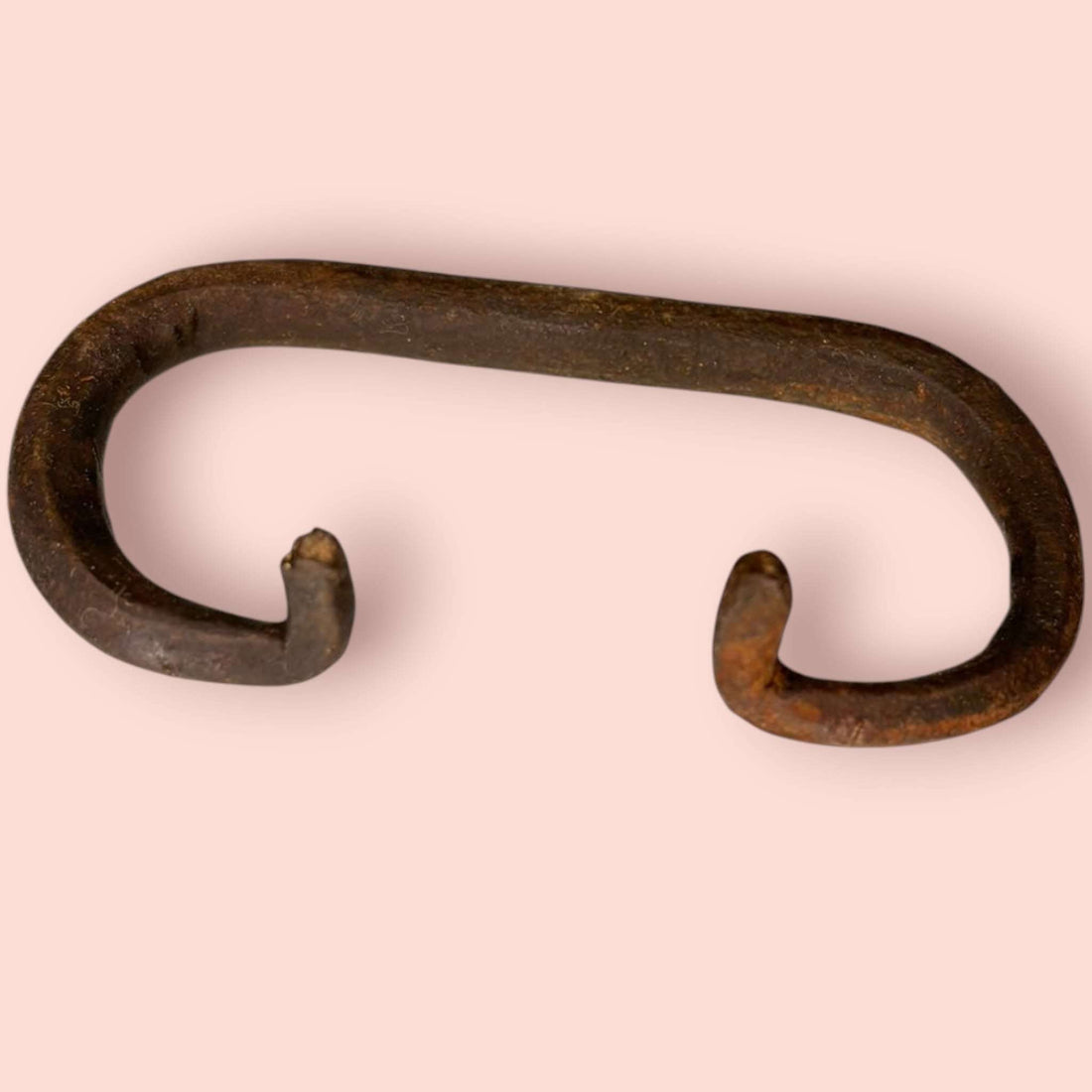 Pareja de Asas Plegables de Baúl Antiguas de Hierro Únicas - Cositas Antiguas – La Guadaña, Anticuarios Online en Jerez , vender antigüedades, muebles antiguos