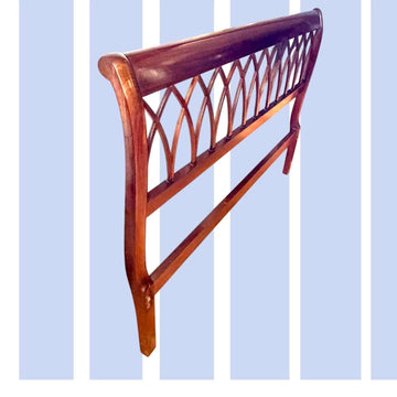Cabecero de caoba clásico con diseño calado - Cositas Antiguas – La Guadaña, Anticuarios Online en Jerez , vender antigüedades, muebles antiguos