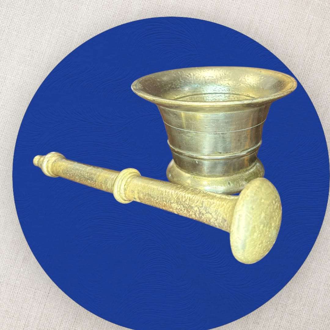 Mortero de Bronce Clásico con Maja 22 cm Antiguo - Cositas Antiguas – La Guadaña, Anticuarios Online en Jerez , vender antigüedades, muebles antiguos