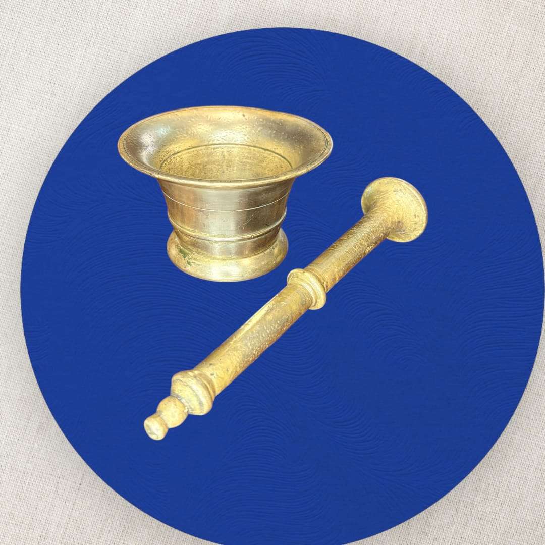 Mortero de Bronce Clásico con Maja 22 cm Antiguo - Cositas Antiguas – La Guadaña, Anticuarios Online en Jerez , vender antigüedades, muebles antiguos
