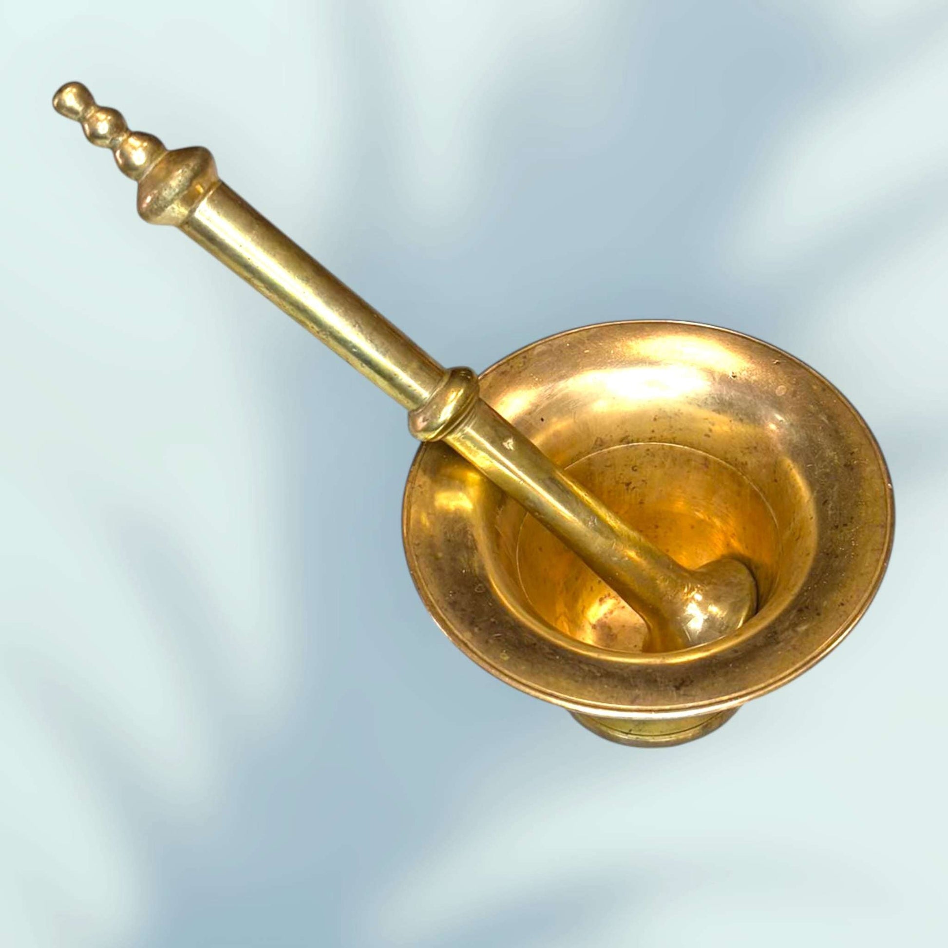 Mortero de bronce macizo con maja artesanal clásica - Cositas Antiguas – La Guadaña, Anticuarios Online en Jerez , vender antigüedades, muebles antiguos