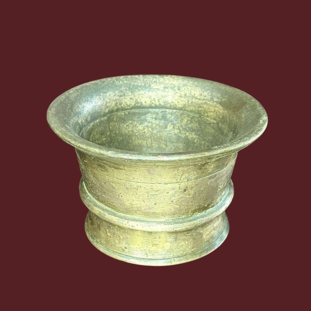 Mortero de bronce macizo con maja tradicional - Cositas Antiguas – La Guadaña, Anticuarios Online en Jerez , vender antigüedades, muebles antiguos