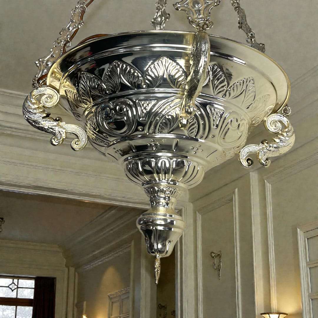 Lámpara Votiva de metal plateado colgante ornamental - Cositas Antiguas – La Guadaña, Anticuarios Online en Jerez , vender antigüedades, muebles antiguos