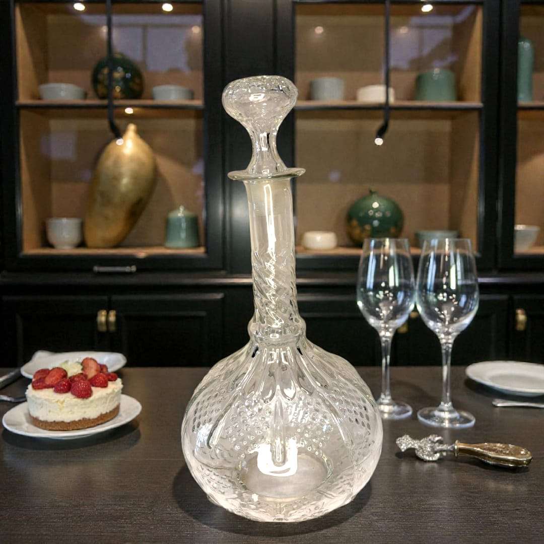 Licorera de cristal con tapa 30,5 cm elegante - Cositas Antiguas – La Guadaña, Anticuarios Online en Jerez , vender antigüedades, muebles antiguos