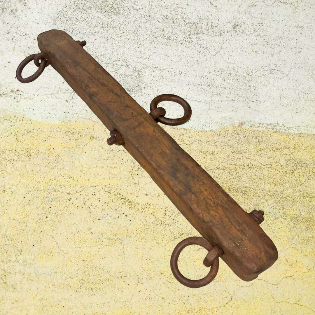 Balancín de madera con anillos de forja 57 cm | Antiguo - Cositas Antiguas – La Guadaña, Anticuarios Online en Jerez , vender antigüedades, muebles antiguos