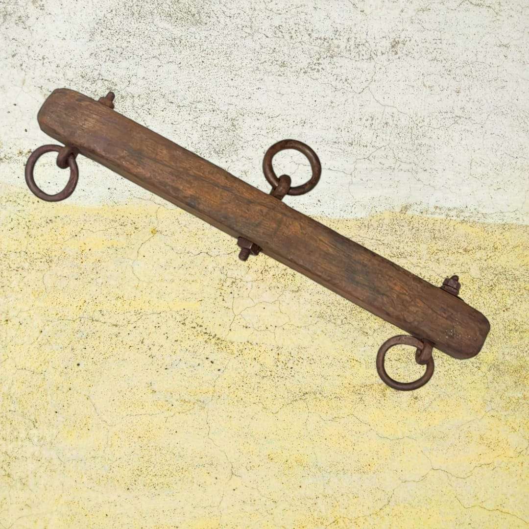 Balancín de madera con anillos de forja 57 cm | Antiguo - Cositas Antiguas – La Guadaña, Anticuarios Online en Jerez , vender antigüedades, muebles antiguos