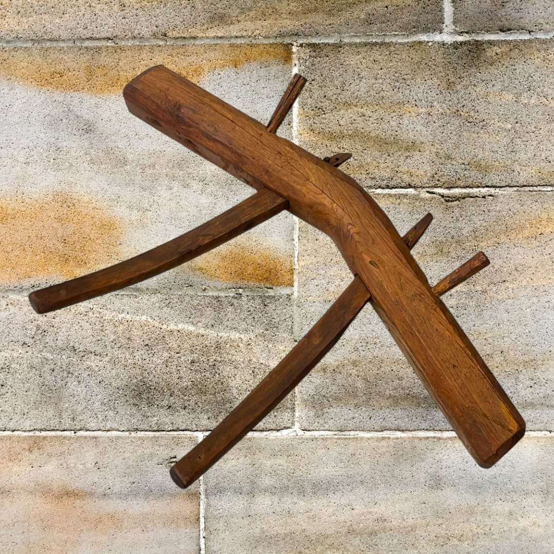 Yugo de madera rústico 72 cm decorativo - Cositas Antiguas – La Guadaña, Anticuarios Online en Jerez , vender antigüedades, muebles antiguos