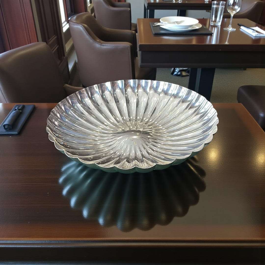 Panera de metal plateado 27 cm diseño acanalado - Cositas Antiguas – La Guadaña, Anticuarios Online en Jerez , vender antigüedades, muebles antiguos