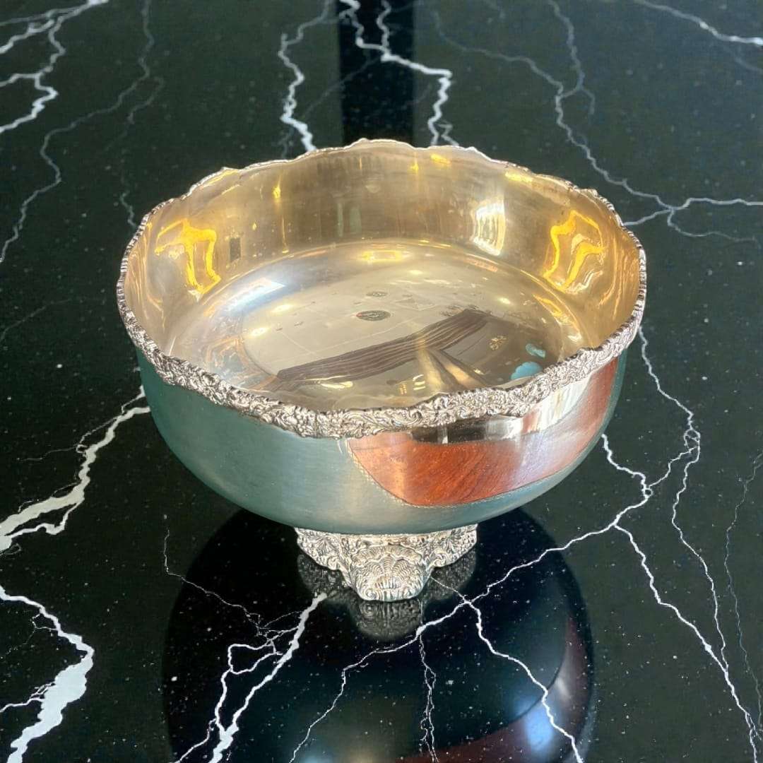 Centro de mesa de metal plateado con patas 31,5 cm - Cositas Antiguas – La Guadaña, Anticuarios Online en Jerez , vender antigüedades, muebles antiguos