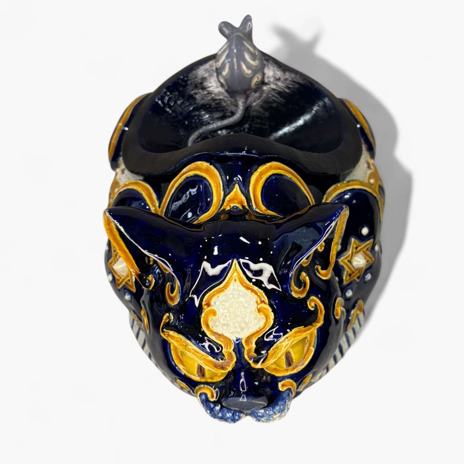 Gato de loza con tapa escupidera decorativa - Cositas Antiguas – La Guadaña, Anticuarios Online en Jerez , vender antigüedades, muebles antiguos