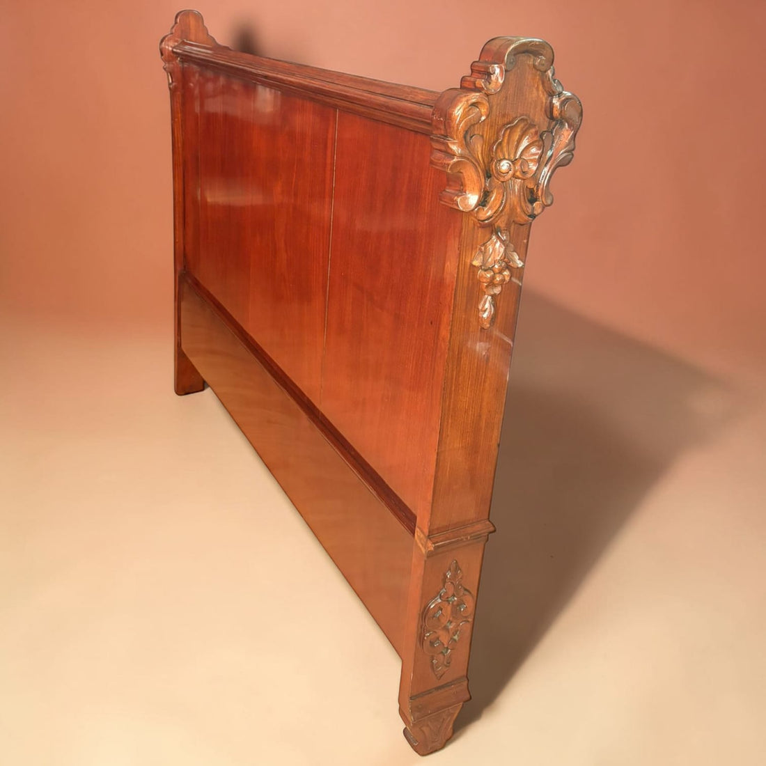 Cabeceros de Caoba Clásicos Tallados Elegantes - Cositas Antiguas – La Guadaña, Anticuarios Online en Jerez , vender antigüedades, muebles antiguos
