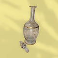 Licorera de cristal con hilo dorado tallado elegante - Cositas Antiguas – La Guadaña, Anticuarios Online en Jerez , vender antigüedades, muebles antiguos