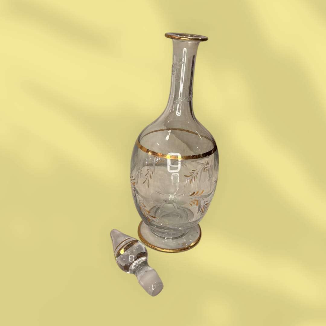 Licorera de cristal con hilo dorado tallado elegante - Cositas Antiguas – La Guadaña, Anticuarios Online en Jerez , vender antigüedades, muebles antiguos