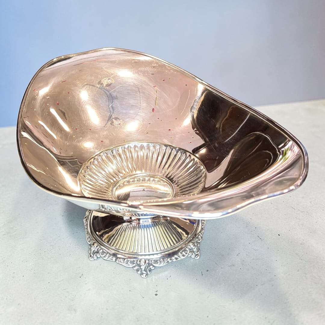 Centro de mesa frutero de metal plateado elegante - Cositas Antiguas – La Guadaña, Anticuarios Online en Jerez , vender antigüedades, muebles antiguos