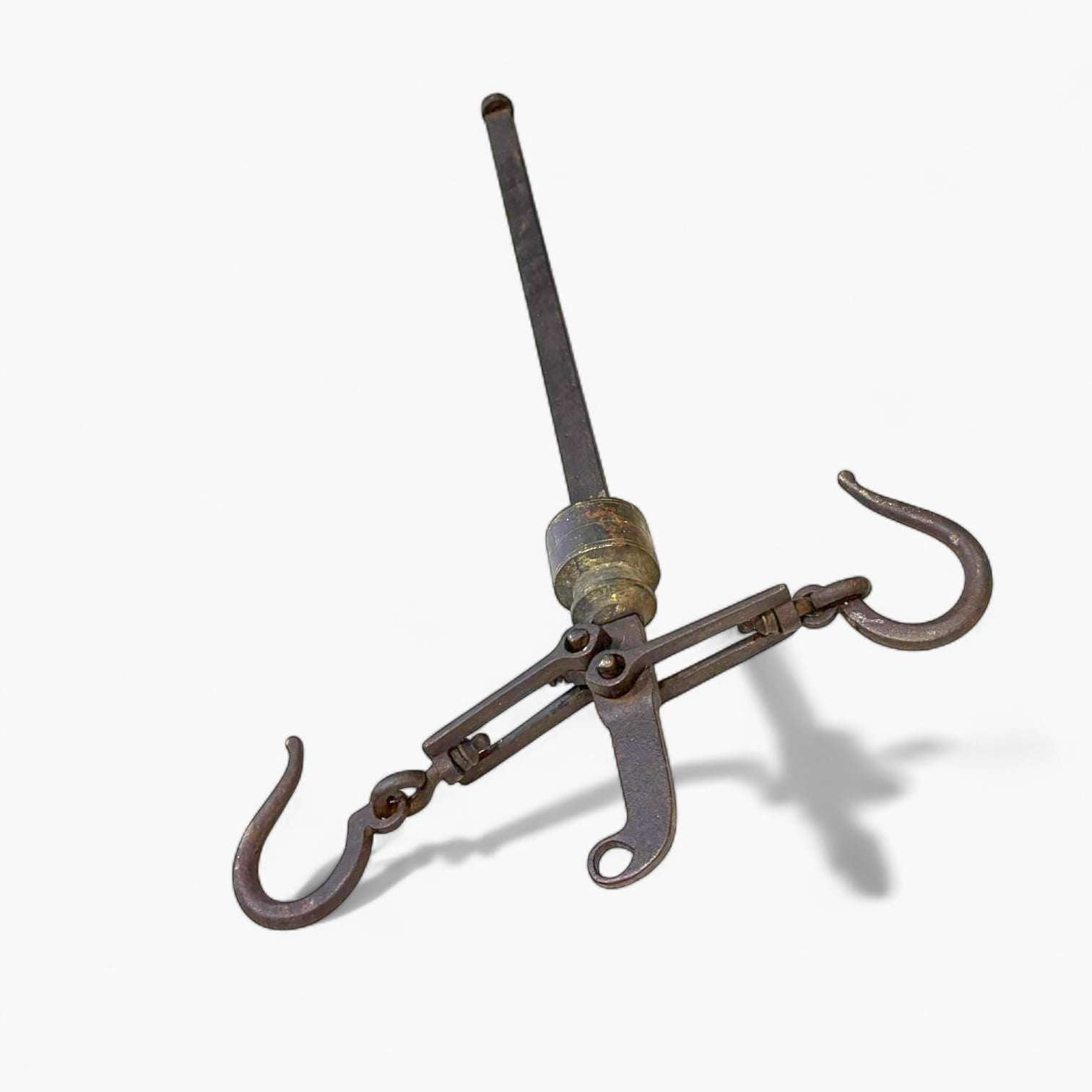 Romana decorativa de hierro para colección y decoración - Cositas Antiguas – La Guadaña, Anticuarios Online en Jerez , vender antigüedades, muebles antiguos