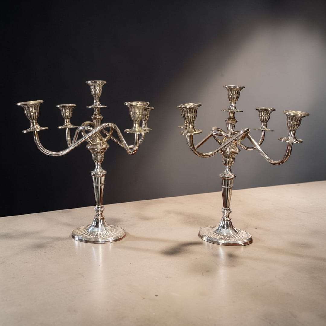 Candelabros de metal plateado de cinco luces - Cositas Antiguas – La Guadaña, Anticuarios Online en Jerez , vender antigüedades, muebles antiguos