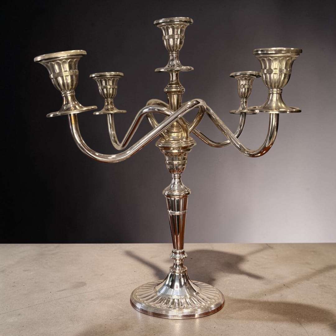 Candelabros de metal plateado de cinco luces - Cositas Antiguas – La Guadaña, Anticuarios Online en Jerez , vender antigüedades, muebles antiguos