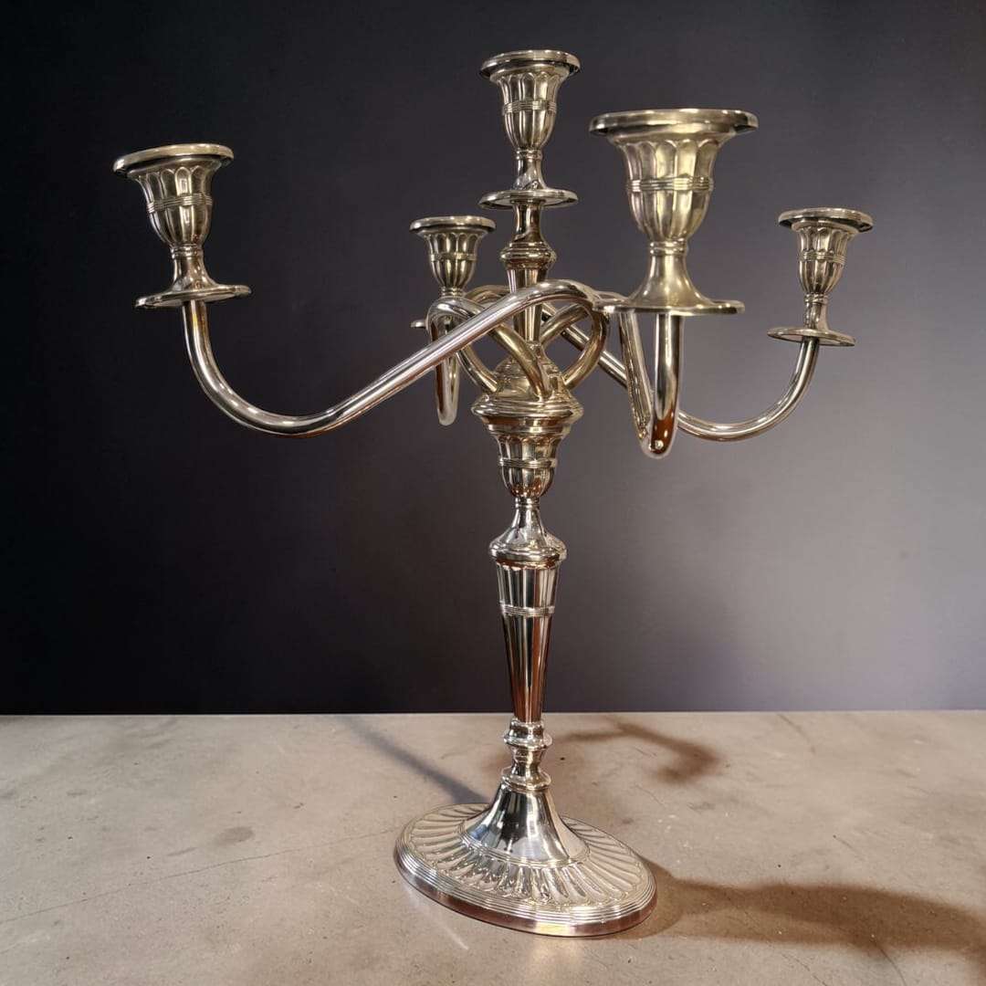 Candelabros de metal plateado de cinco luces - Cositas Antiguas – La Guadaña, Anticuarios Online en Jerez , vender antigüedades, muebles antiguos