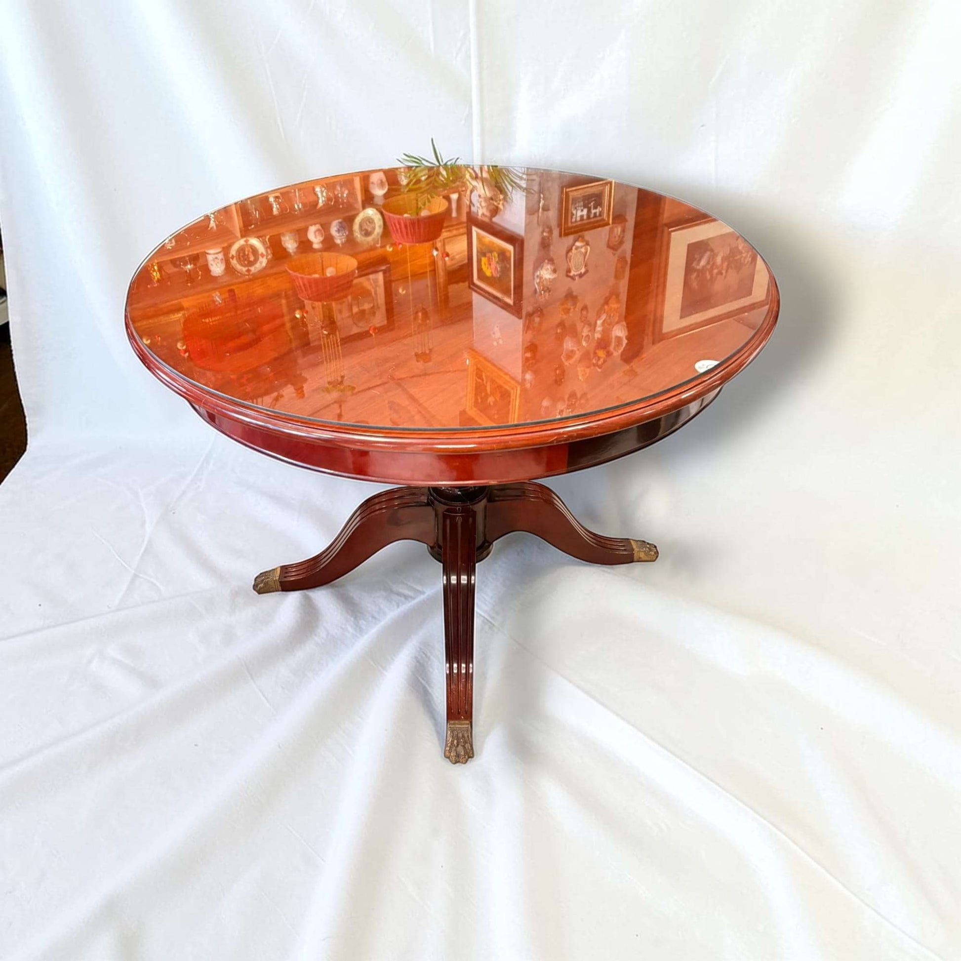Mesa redonda de caoba con tapa de cristal | Antigua - Cositas Antiguas – La Guadaña, Anticuarios Online en Jerez , vender antigüedades, muebles antiguos