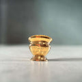 Florero de metal dorado con rejilla decorativa - Cositas Antiguas – La Guadaña, Anticuarios Online en Jerez , vender antigüedades, muebles antiguos
