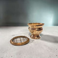 Florero de metal dorado con rejilla decorativa - Cositas Antiguas – La Guadaña, Anticuarios Online en Jerez , vender antigüedades, muebles antiguos