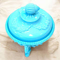 Bombonera de opalina celeste con tapa y patas - Cositas Antiguas – La Guadaña, Anticuarios Online en Jerez , vender antigüedades, muebles antiguos