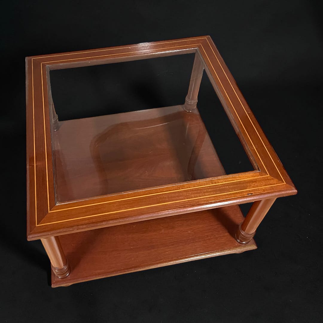 Mesa baja de caoba con tapa de cristal elegante - Cositas Antiguas – La Guadaña, Anticuarios Online en Jerez , vender antigüedades, muebles antiguos