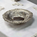 Plato hondo de metal plateado con relieve - Cositas Antiguas – La Guadaña, Anticuarios Online en Jerez , vender antigüedades, muebles antiguos