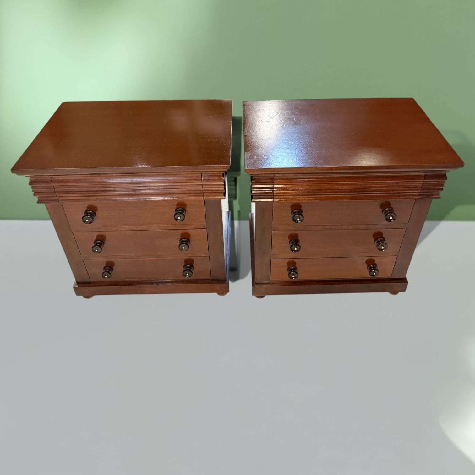 Mesitas de noche de caoba con cajón secreto - Cositas Antiguas – La Guadaña, Anticuarios Online en Jerez , vender antigüedades, muebles antiguos