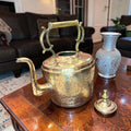 Tetera antigua de metal repujado y asa de latón - Cositas Antiguas – La Guadaña, Anticuarios Online en Jerez , vender antigüedades, muebles antiguos