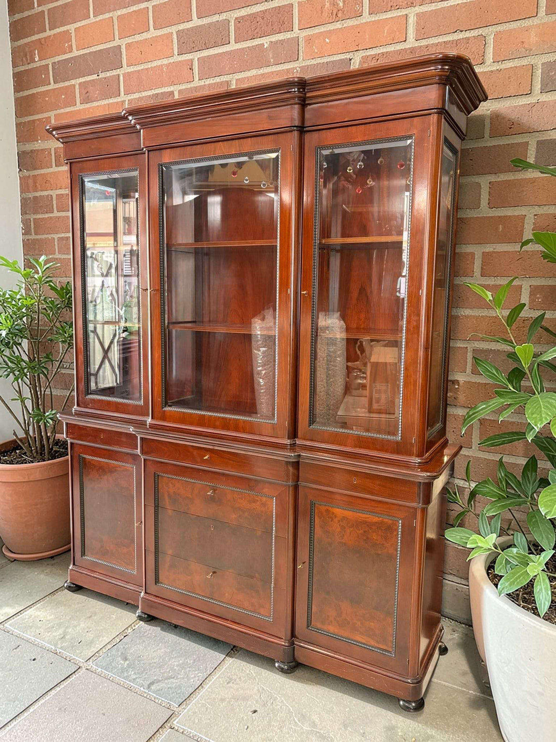 Vitrina antigua de caoba con cristal | Mueble único elegante - Cositas Antiguas – La Guadaña, Anticuarios Online en Jerez , vender antigüedades, muebles antiguos
