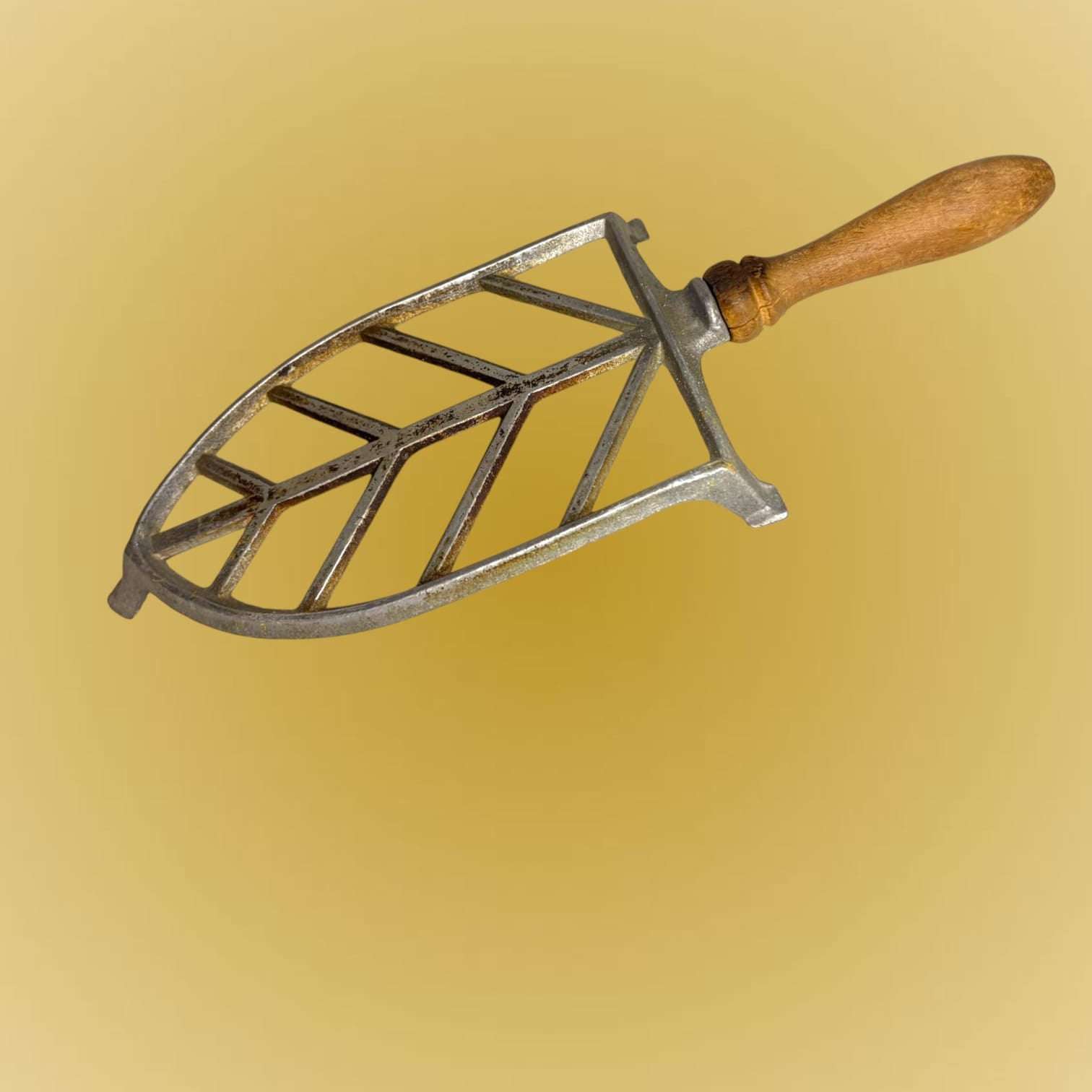 Descansa plancha antiguo de metal y mango de madera - Cositas Antiguas – La Guadaña, Anticuarios Online en Jerez , vender antigüedades, muebles antiguos