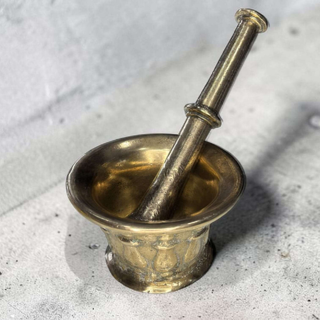 Morteros antiguos de bronce de costilla y colección - Cositas Antiguas – La Guadaña, Anticuarios Online en Jerez , vender antigüedades, muebles antiguos