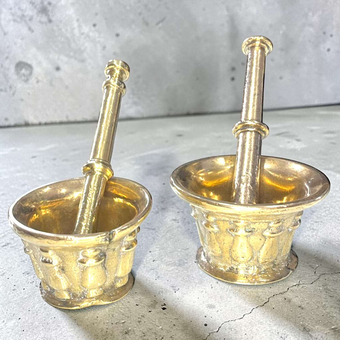 Morteros antiguos de bronce de costilla y colección - Cositas Antiguas – La Guadaña, Anticuarios Online en Jerez , vender antigüedades, muebles antiguos