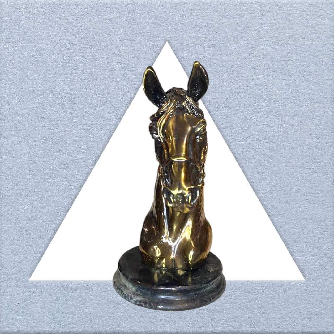 Caballo antiguo con base de mármol y baño metálico - Cositas Antiguas – La Guadaña, Anticuarios Online en Jerez , vender antigüedades, muebles antiguos