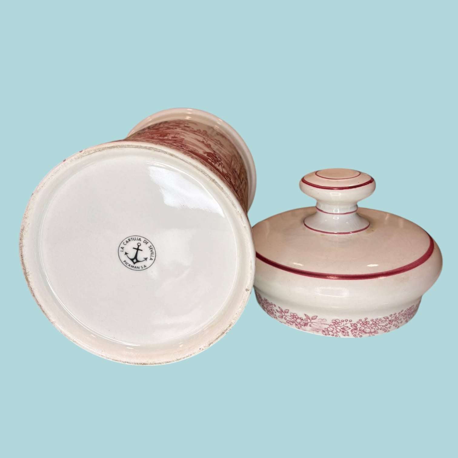 Albarelo de loza La Cartuja de Sevilla Pickman en rojo decorativo - Cositas Antiguas – La Guadaña, Anticuarios Online en Jerez , vender antigüedades, muebles antiguos