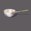 Cazo antiguo de aluminio con mango verde vintage - Cositas Antiguas – La Guadaña, Anticuarios Online en Jerez , vender antigüedades, muebles antiguos