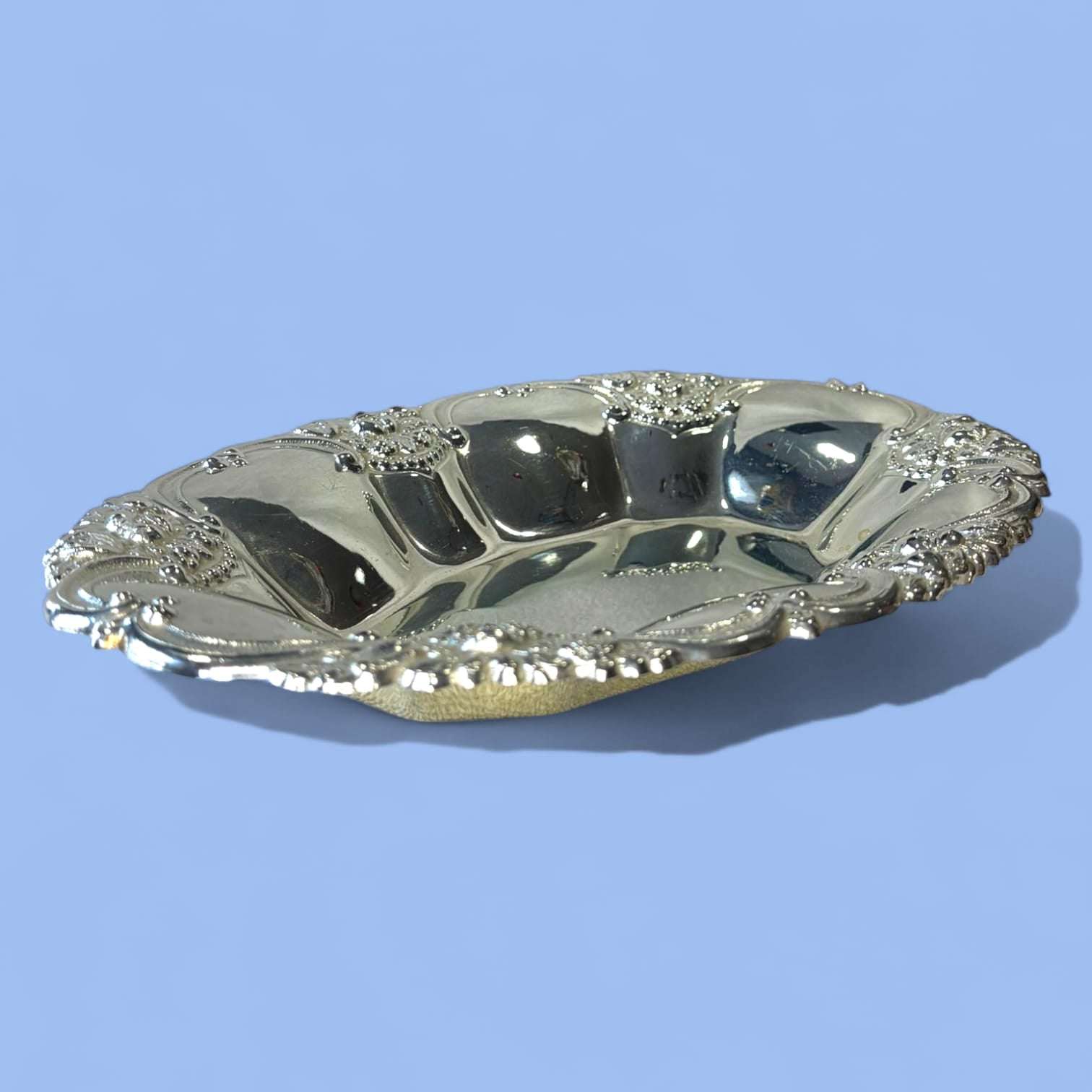 Panera antigua de metal plateado elegante decorativa - Cositas Antiguas – La Guadaña, Anticuarios Online en Jerez , vender antigüedades, muebles antiguos