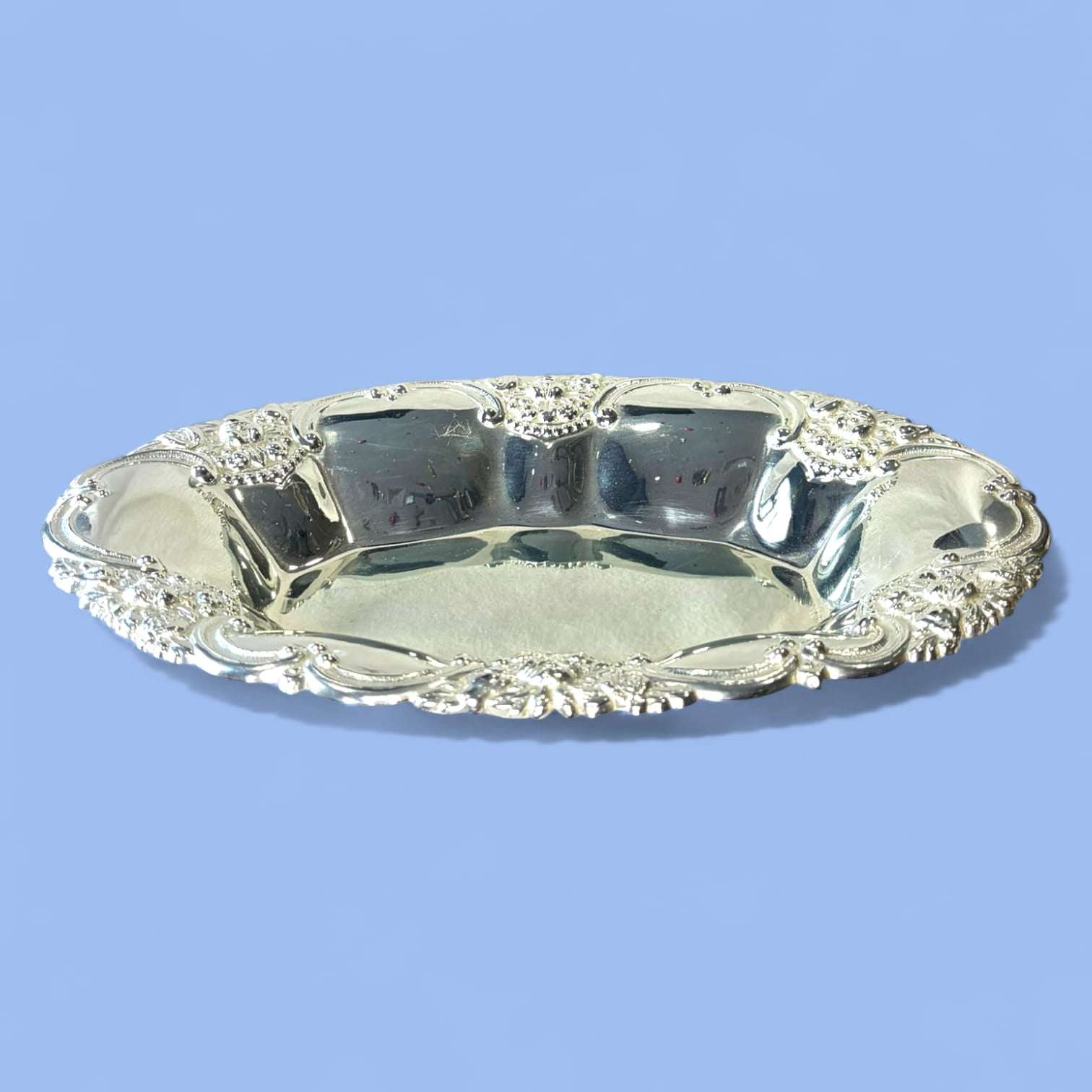 Panera antigua de metal plateado elegante decorativa - Cositas Antiguas – La Guadaña, Anticuarios Online en Jerez , vender antigüedades, muebles antiguos