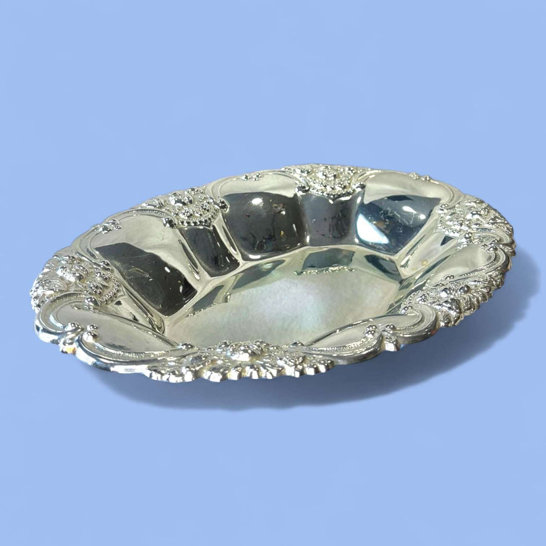 Panera antigua de metal plateado elegante decorativa - Cositas Antiguas – La Guadaña, Anticuarios Online en Jerez , vender antigüedades, muebles antiguos