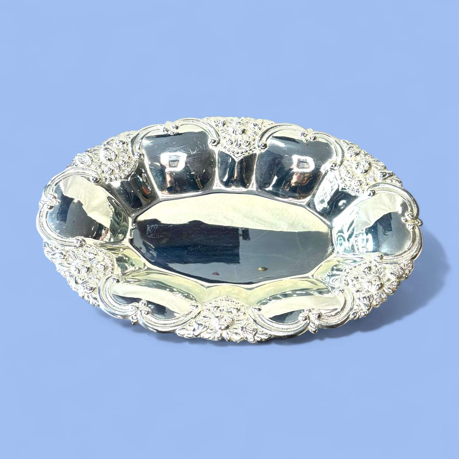 Panera antigua de metal plateado elegante decorativa - Cositas Antiguas – La Guadaña, Anticuarios Online en Jerez , vender antigüedades, muebles antiguos