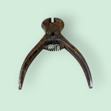 Cizalla antigua de metal de colección - Cositas Antiguas – La Guadaña, Anticuarios Online en Jerez , vender antigüedades, muebles antiguos