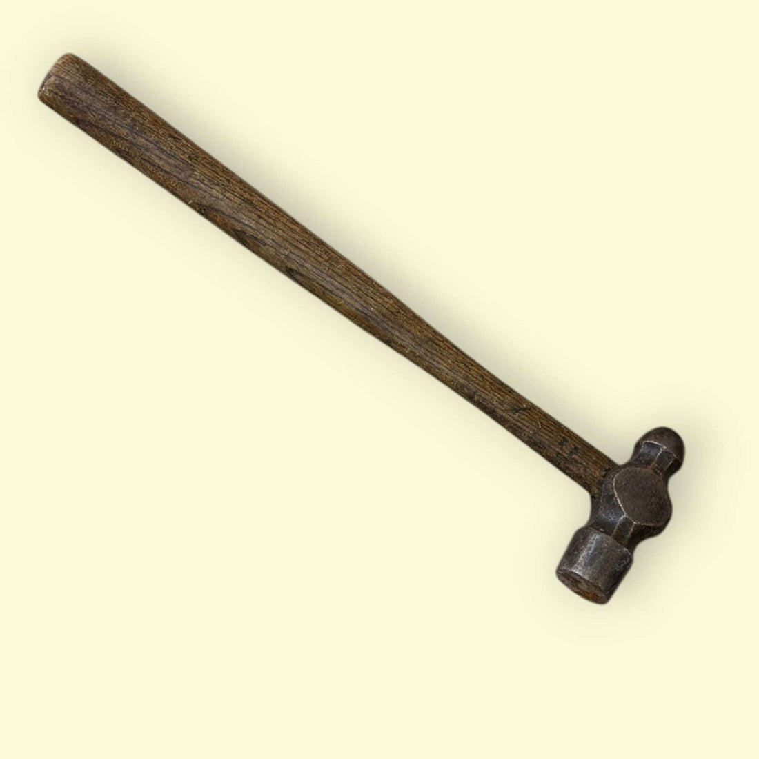 Martillo de bola antiguo restaurado de herrero clásico - Cositas Antiguas – La Guadaña, Anticuarios Online en Jerez , vender antigüedades, muebles antiguos
