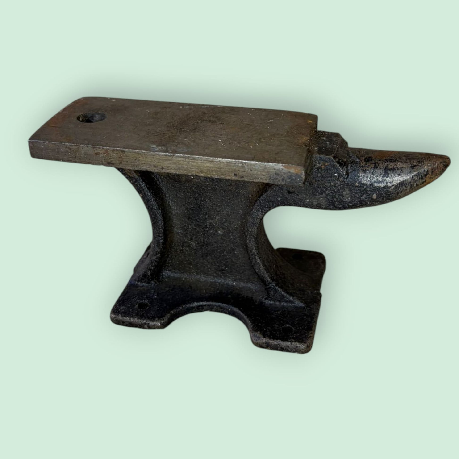 Yunque antiguo de forja pequeño de banco decorativo - Cositas Antiguas – La Guadaña, Anticuarios Online en Jerez , vender antigüedades, muebles antiguos