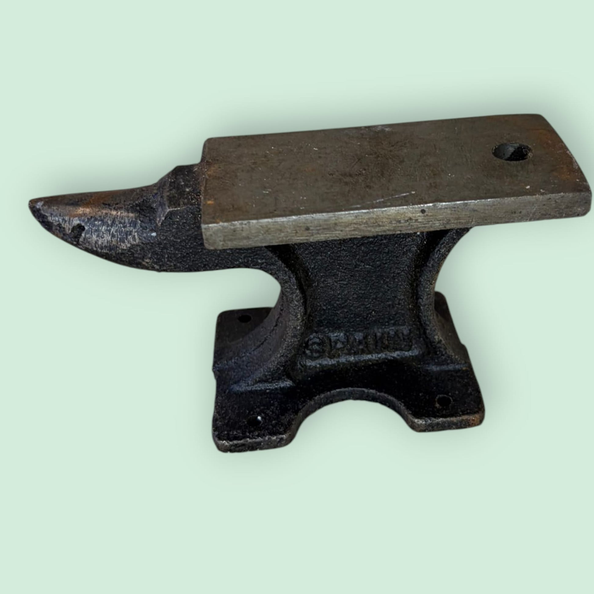 Yunque antiguo de forja pequeño de banco decorativo - Cositas Antiguas – La Guadaña, Anticuarios Online en Jerez , vender antigüedades, muebles antiguos