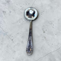 Cazo antiguo de metal plateado elegante para servir - Cositas Antiguas – La Guadaña, Anticuarios Online en Jerez , vender antigüedades, muebles antiguos